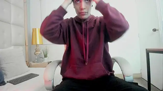 Snapshot of dark_sun302 chatting on 18, 10, 2025 dark sun302 online show from 18, 10, 2025