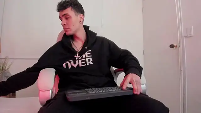 Snapshot of dark_sun302 chatting on 3, 11, 2025 dark sun302 online show from 3, 11, 2025