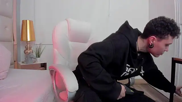 Snapshot of dark_sun302 chatting on 8, 11, 2025 dark sun302 online show from 8, 11, 2025