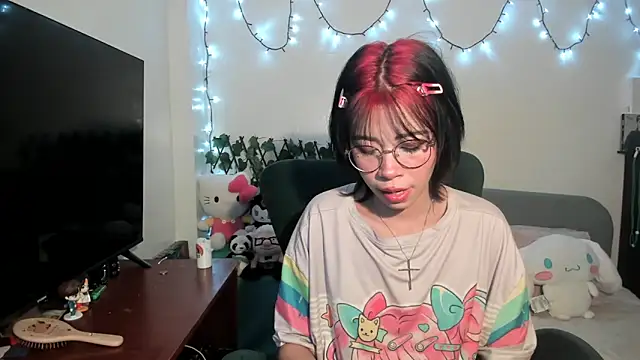 Snapshot of dolliette24 chatting on 8, 11, 2025 dolliette24 online show from 8, 11, 2025