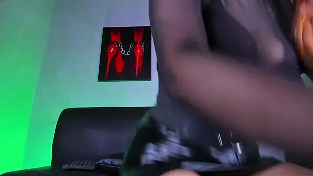 Snapshot of isabellestone chatting on 22, 9, 2025 isabellestone online show from 22, 9, 2025