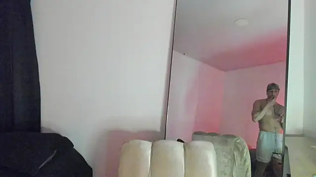 Snapshot of ThiagoLugo chatting on 8, 10, 2025 ThiagoLugo online show from 8, 10, 2025