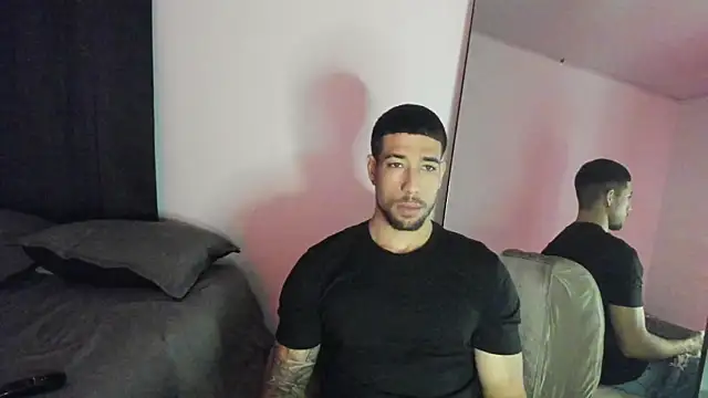 Snapshot of ThiagoLugo chatting on 13, 10, 2025 ThiagoLugo online show from 13, 10, 2025