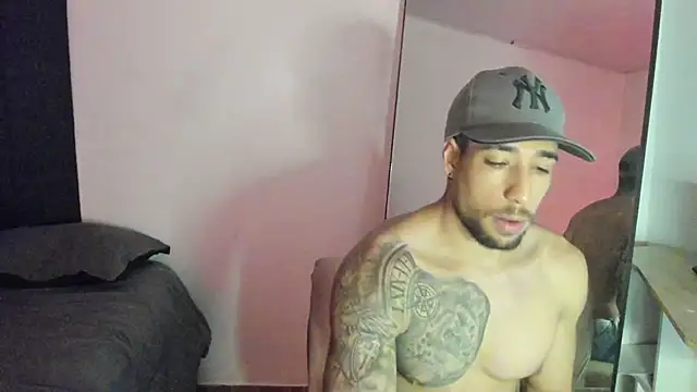 Snapshot of ThiagoLugo chatting on 16, 10, 2025 ThiagoLugo online show from 16, 10, 2025