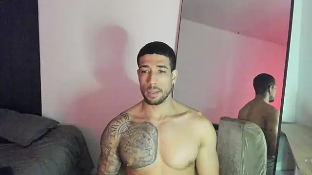 Snapshot of ThiagoLugo chatting on 18, 10, 2025 ThiagoLugo online show from 18, 10, 2025