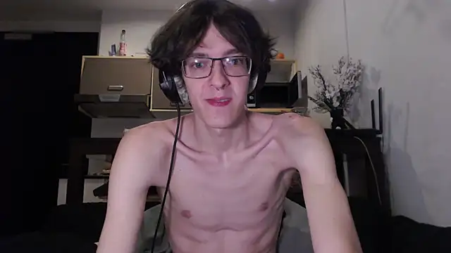 Snapshot of LovesomeCookie chatting on 15, 10, 2025 LovesomeCookie online show from 15, 10, 2025