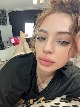 Hannah xBaby online show from 24, 3, 2026