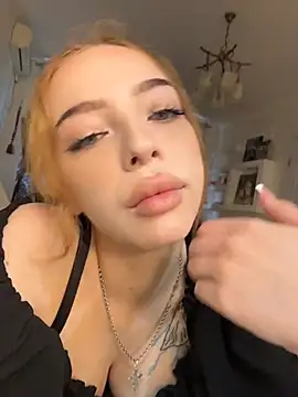 Hannah xBaby online show from 28, 6, 2026