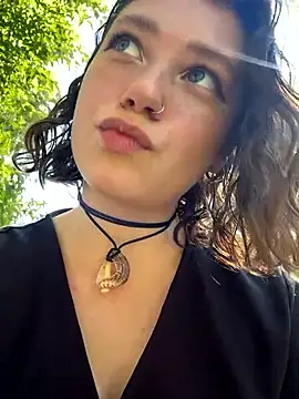 Snapshot of lucy-joy chatting on 10, 9, 2025 lucy-joy online show from 10, 9, 2025