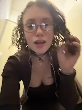 Snapshot of lucy-joy chatting on 1, 10, 2025 lucy-joy online show from 1, 10, 2025