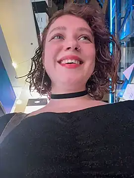 Snapshot of lucy-joy chatting on 5, 11, 2025 lucy-joy online show from 5, 11, 2025