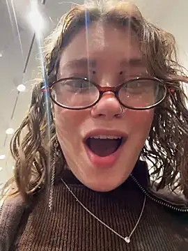 Snapshot of lucy-joy chatting on 7, 11, 2025 lucy-joy online show from 7, 11, 2025