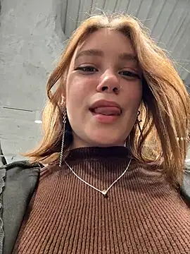 Snapshot of lucy-joy chatting on 20, 11, 2025 lucy-joy online show from 20, 11, 2025