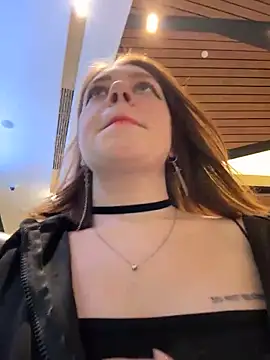 Snapshot of lucy-joy chatting on 22, 11, 2025 lucy-joy online show from 22, 11, 2025