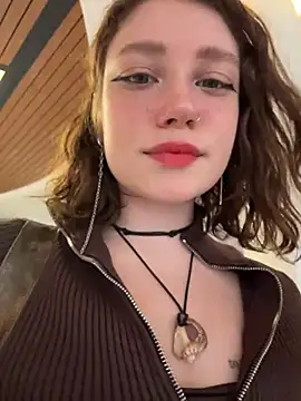 Snapshot of lucy-joy chatting on 2, 12, 2025 lucy-joy online show from 2, 12, 2025