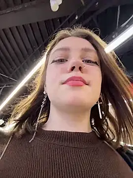 Snapshot of lucy-joy chatting on 4, 12, 2025 lucy-joy online show from 4, 12, 2025