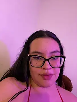 Snapshot of Emily_Taylor2 chatting on 4, 11, 2025 Emily Taylor2 online show from 4, 11, 2025