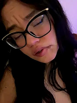 Snapshot of Emily_Taylor2 chatting on 6, 11, 2025 Emily Taylor2 online show from 6, 11, 2025