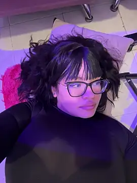 Emily Taylor2 online show from 5, 4, 2026