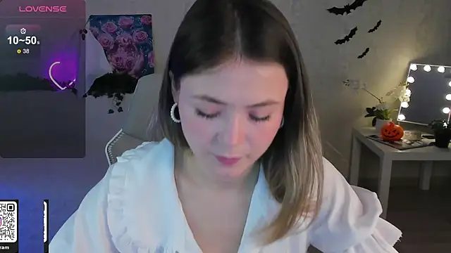 Snapshot of ArleneThomas chatting on 28, 10, 2025 ArleneThomas online show from 28, 10, 2025