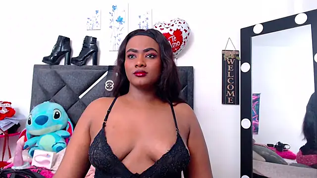 Snapshot of NatashaBella chatting on 18, 10, 2025 NatashaBella online show from 18, 10, 2025