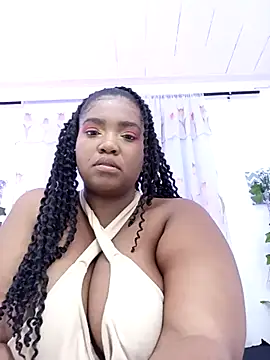 Snapshot of SamaraArtiaga1 chatting on 4, 12, 2025 SamaraArtiaga1 online show from 4, 12, 2025