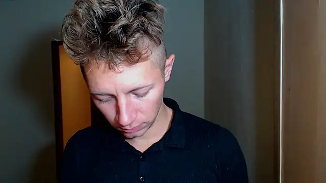 BlondZilla online show from 4, 12, 2025