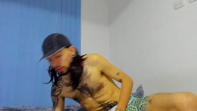 Snapshot of Theferxxo_12 chatting on 27, 10, 2025 Theferxxo 12 online show from 27, 10, 2025