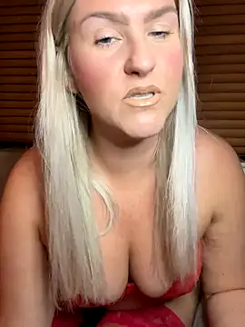 Snapshot of Charleigh_xx chatting on 21, 9, 2025 Charleigh xx online show from 21, 9, 2025