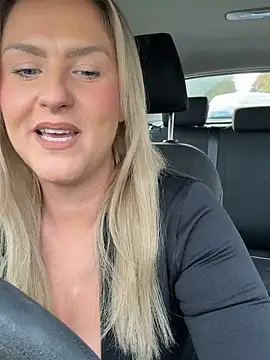 Snapshot of Charleigh_xx chatting on 10, 10, 2025 Charleigh xx online show from 10, 10, 2025