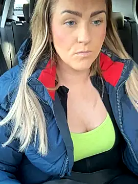 Snapshot of Charleigh_xx chatting on 26, 11, 2025 Charleigh xx online show from 26, 11, 2025