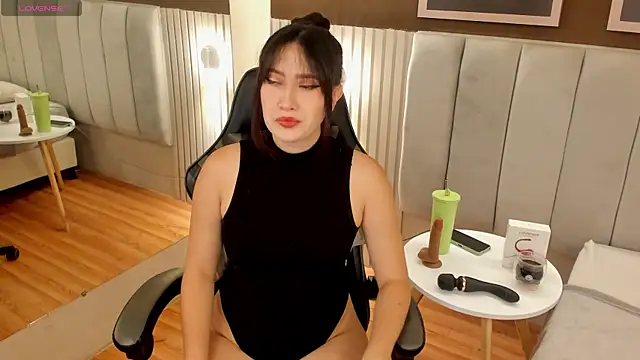 Snapshot of Skyyle_ chatting on 23, 4, 2026 Skyyle online show from 23, 4, 2026