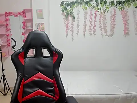 Snapshot of Liana_hot12 chatting on 15, 10, 2025 Liana hot12 online show from 15, 10, 2025