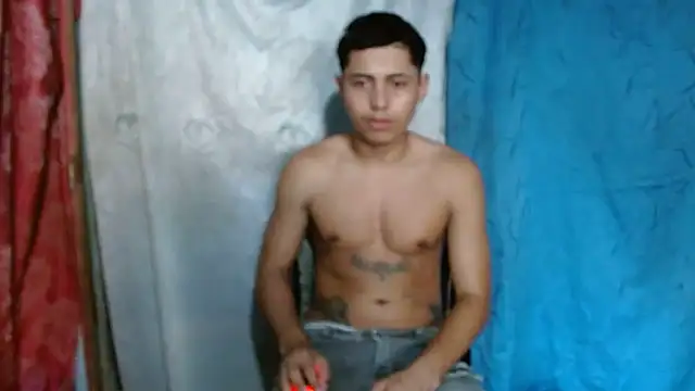 Snapshot of Lil_condor_bby1 chatting on 5, 10, 2025 Lil condor bby1 online show from 5, 10, 2025