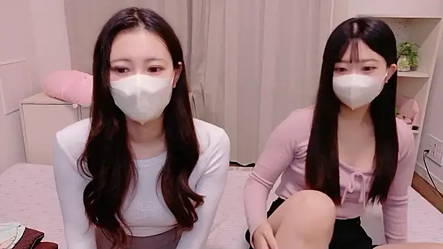 Snapshot of MOEMOE-Q chatting on 17, 10, 2025 MOEMOE-Q online show from 17, 10, 2025