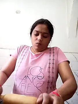 Snapshot of Trisha_71 chatting on 11, 9, 2025 Trisha 71 online show from 11, 9, 2025