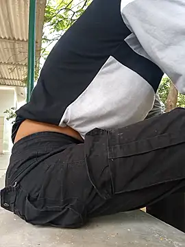 Snapshot of OmeningFurorji chatting on 20, 10, 2025 OmeningFurorji online show from 20, 10, 2025