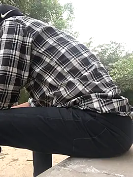 Snapshot of OmeningFurorji chatting on 28, 10, 2025 OmeningFurorji online show from 28, 10, 2025