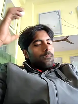 Snapshot of OmeningFurorji chatting on 12, 1, 2026 OmeningFurorji online show from 12, 1, 2026