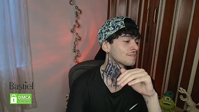 Snapshot of Mihail_leroy chatting on 14, 10, 2025 Mihail leroy online show from 14, 10, 2025