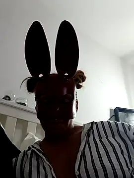 Snapshot of LightskinBumpa chatting on 4, 10, 2025 LightskinBumpa online show from 4, 10, 2025