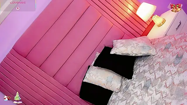 Valeria Rouss online show from 21, 12, 2025