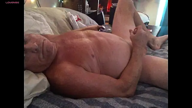 Snapshot of Pussyeat2please chatting on 27, 9, 2025 Pussyeat2please online show from 27, 9, 2025