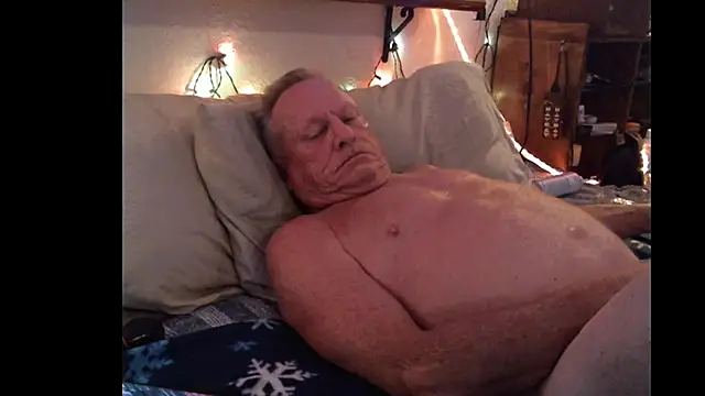 Snapshot of Pussyeat2please chatting on 23, 10, 2025 Pussyeat2please online show from 23, 10, 2025