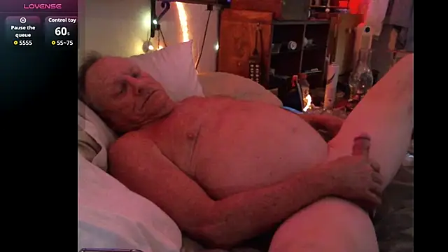 Snapshot of Pussyeat2please chatting on 2, 12, 2025 Pussyeat2please online show from 2, 12, 2025