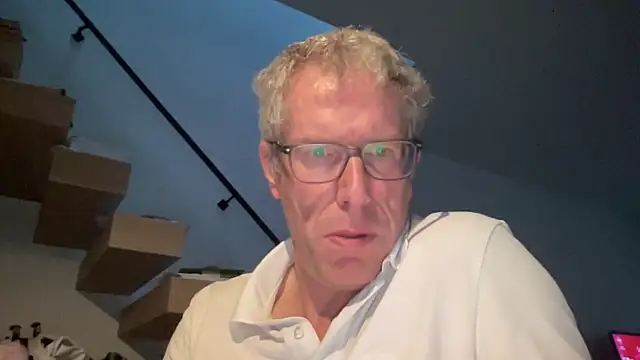 choupipat1 online show from 13, 9, 2025