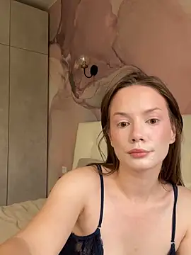 Snapshot of Rosie_Holmes_ chatting on 27, 9, 2025 Rosie Holmes  online show from 27, 9, 2025