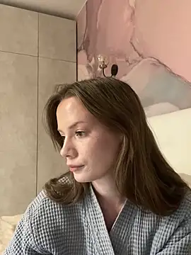 Snapshot of Rosie_Holmes_ chatting on 11, 10, 2025 Rosie Holmes  online show from 11, 10, 2025