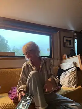 ladyboatlady online show from 15, 9, 2025