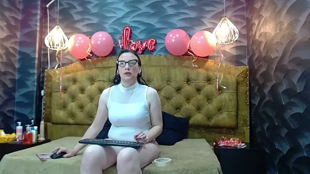 Snapshot of AvaNahomix chatting on 10, 9, 2025 AvaNahomix online show from 10, 9, 2025